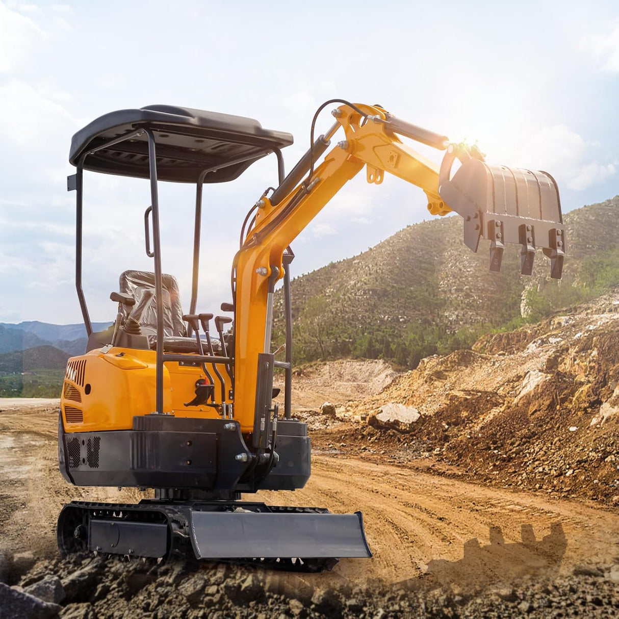 1.5 Tons Crawler Mini Excavator Hydraulic Pilot Control Mini Digger 13.5 HP Briggs & Stratton Gasoline Small Digger MS15PRO